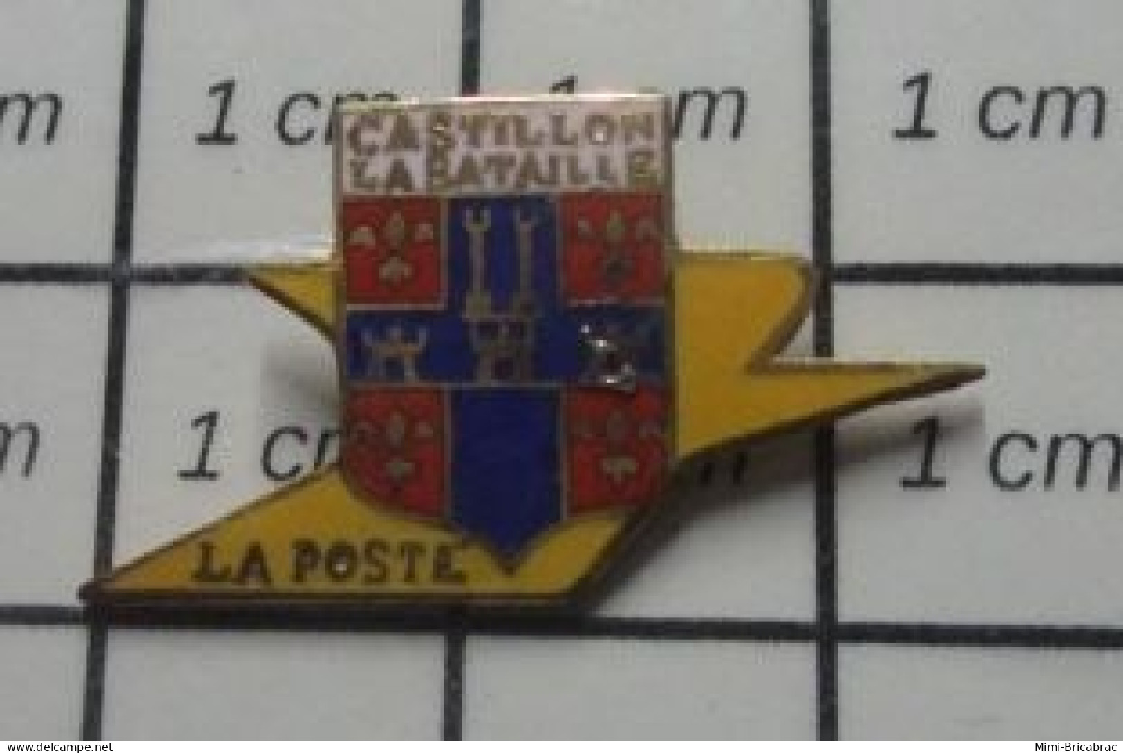 813F Pin's Pins / Beau Et Rare / POSTES / LA POSTE CASTILLON LA BATAILLE BLASON ECUSSON ARMOIRIES - Postwesen