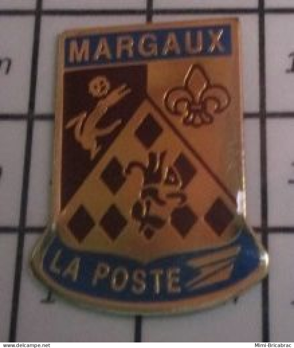 1718A Pin's Pins / Beau Et Rare / POSTES / LA POSTE MARGAUX Sans Sa Faucille  BLASON ECUSSON ARMOIRIES - Mail Services
