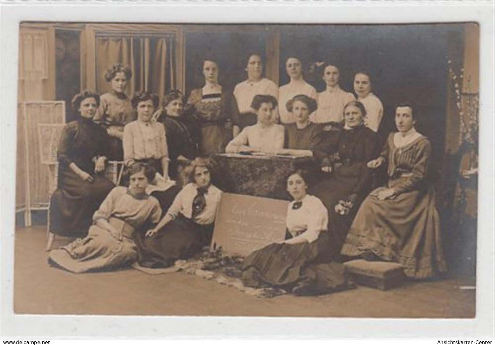 39094004 - Seltene Fotokarte Fulda. Seltene Echtfotokarte,  Erinnerung An Das Josephs-Heim.  16 Frauen Vom Josephs-Heim - Fulda