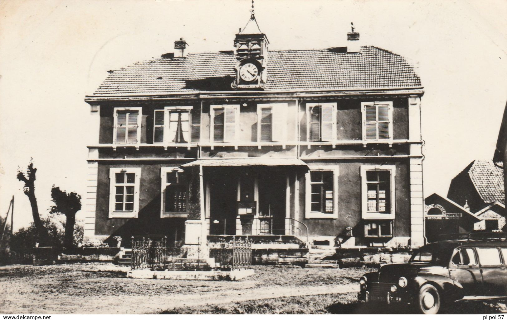 90 - MONTREUX CHATEAU - La Mairie Et Le Monument (CPSM 8,5X14) - Sonstige & Ohne Zuordnung