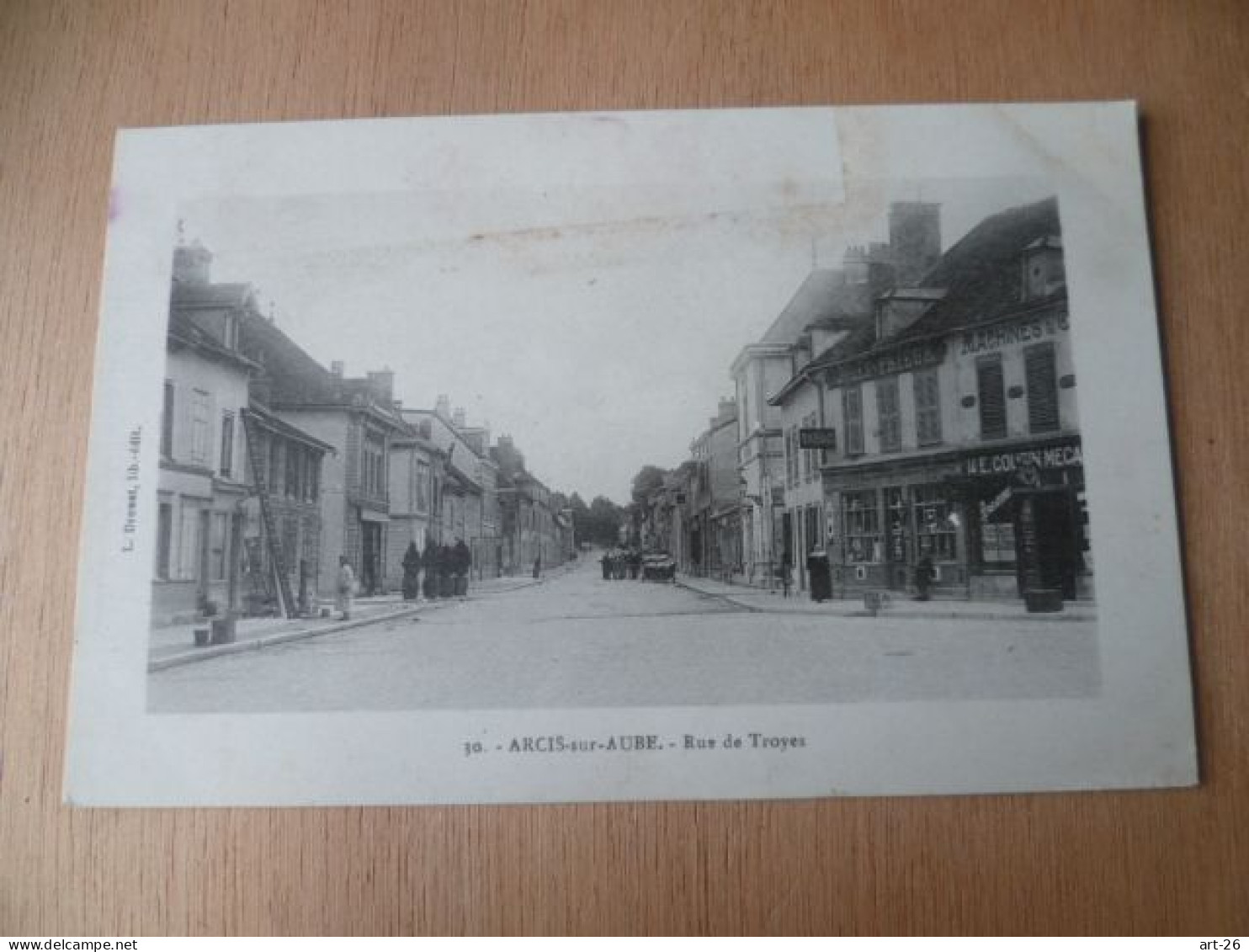 ARCIS SUR AUBE  RUE DE TROYES  ( Carte Tachee) - Arcis Sur Aube