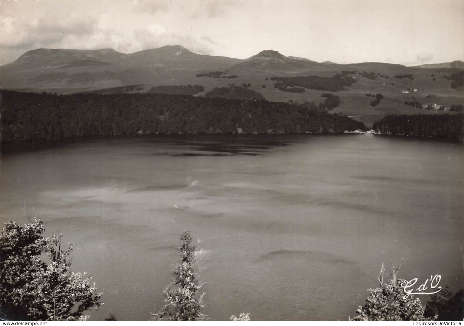 FRANCE - Le Lac Pavin Et Les Monts Dore - Carte Postale Ancienne - Other & Unclassified