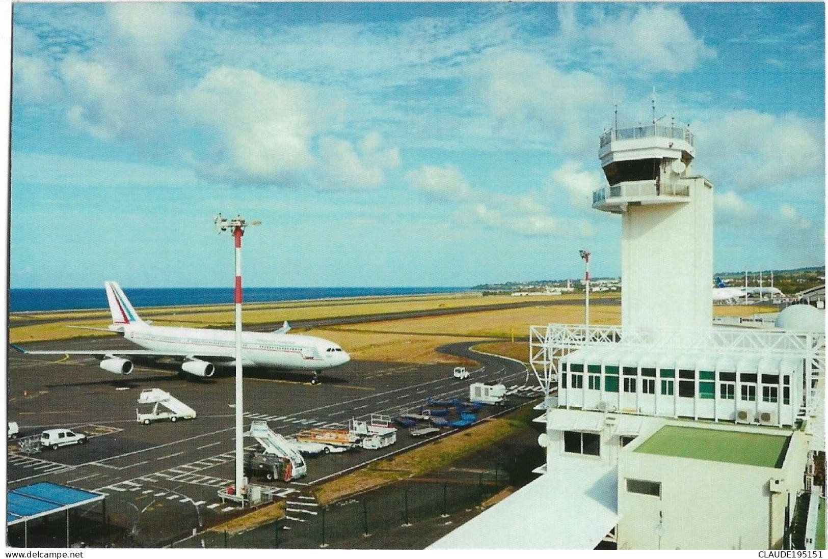 LA REUNION        SAINT DENIS AEROPORT     (EDIT PUBLISHER) - Saint Denis