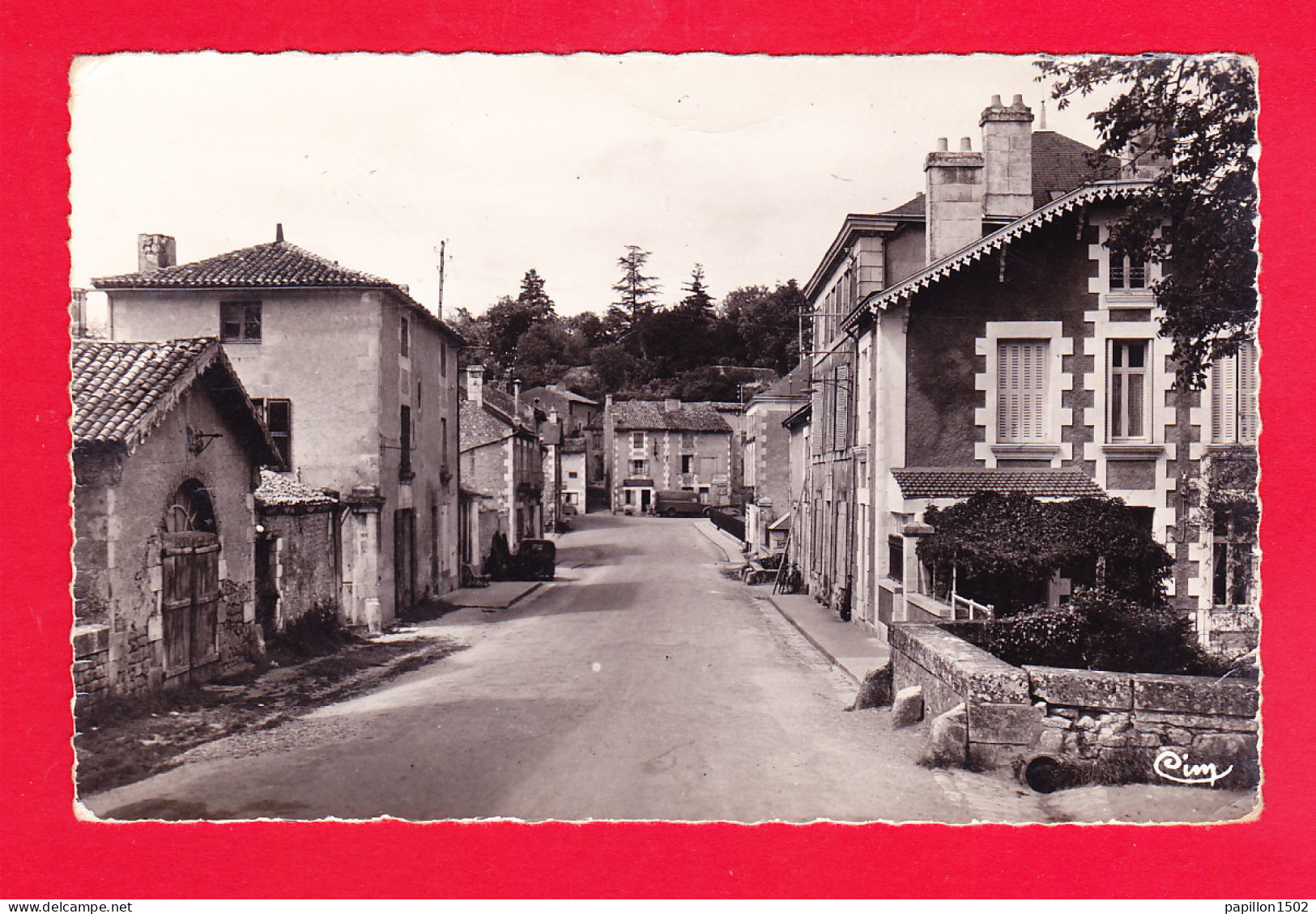 F-86-Saint Benoit-01Ph63  St Benoit, La Rue Principale - Saint Benoît