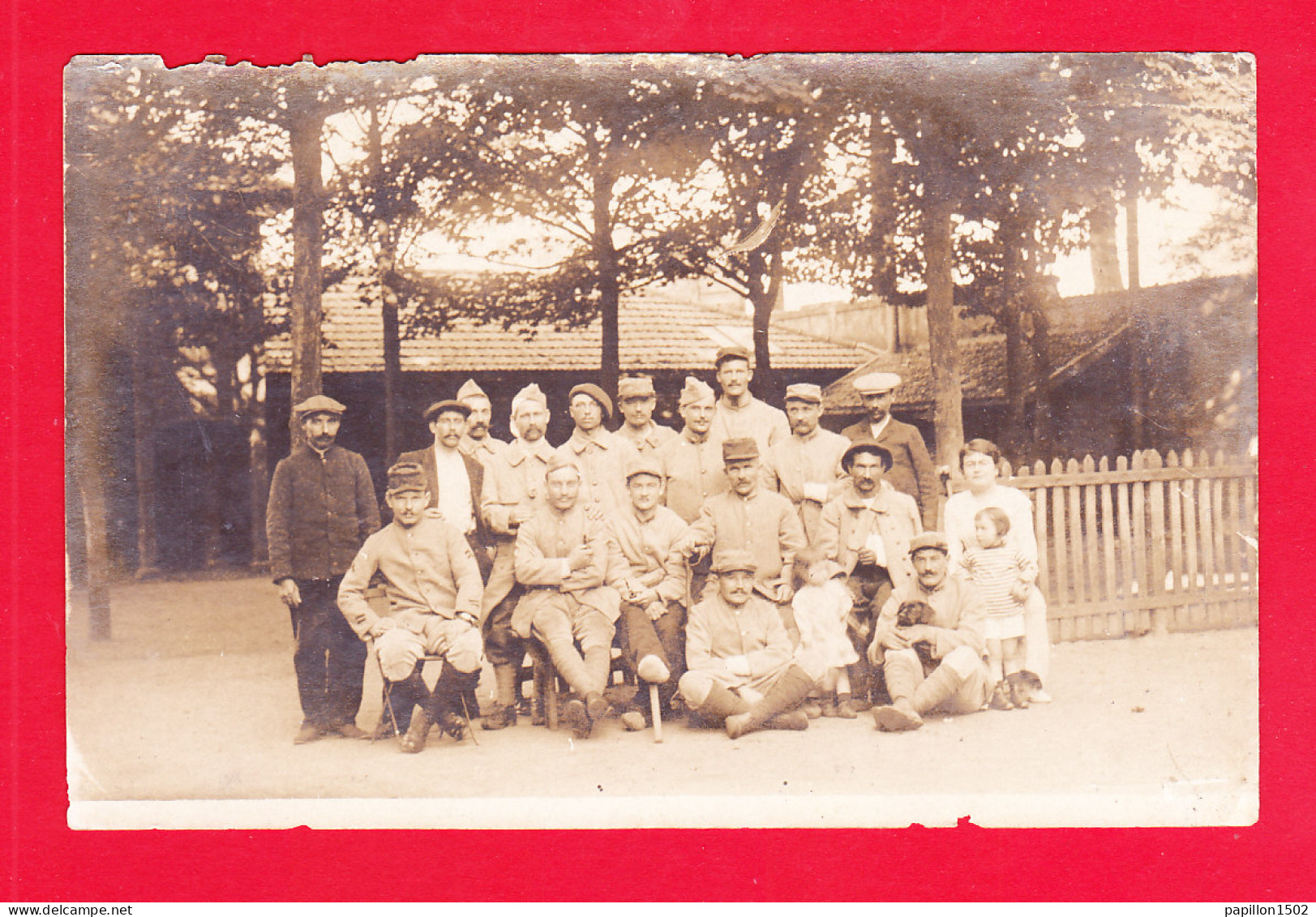 Milit-648A67  Carte Photo, Un Groupe De Militaires, Col N° 10, Chasseurs Alpins, Cpa (état) - Autres & Non Classés