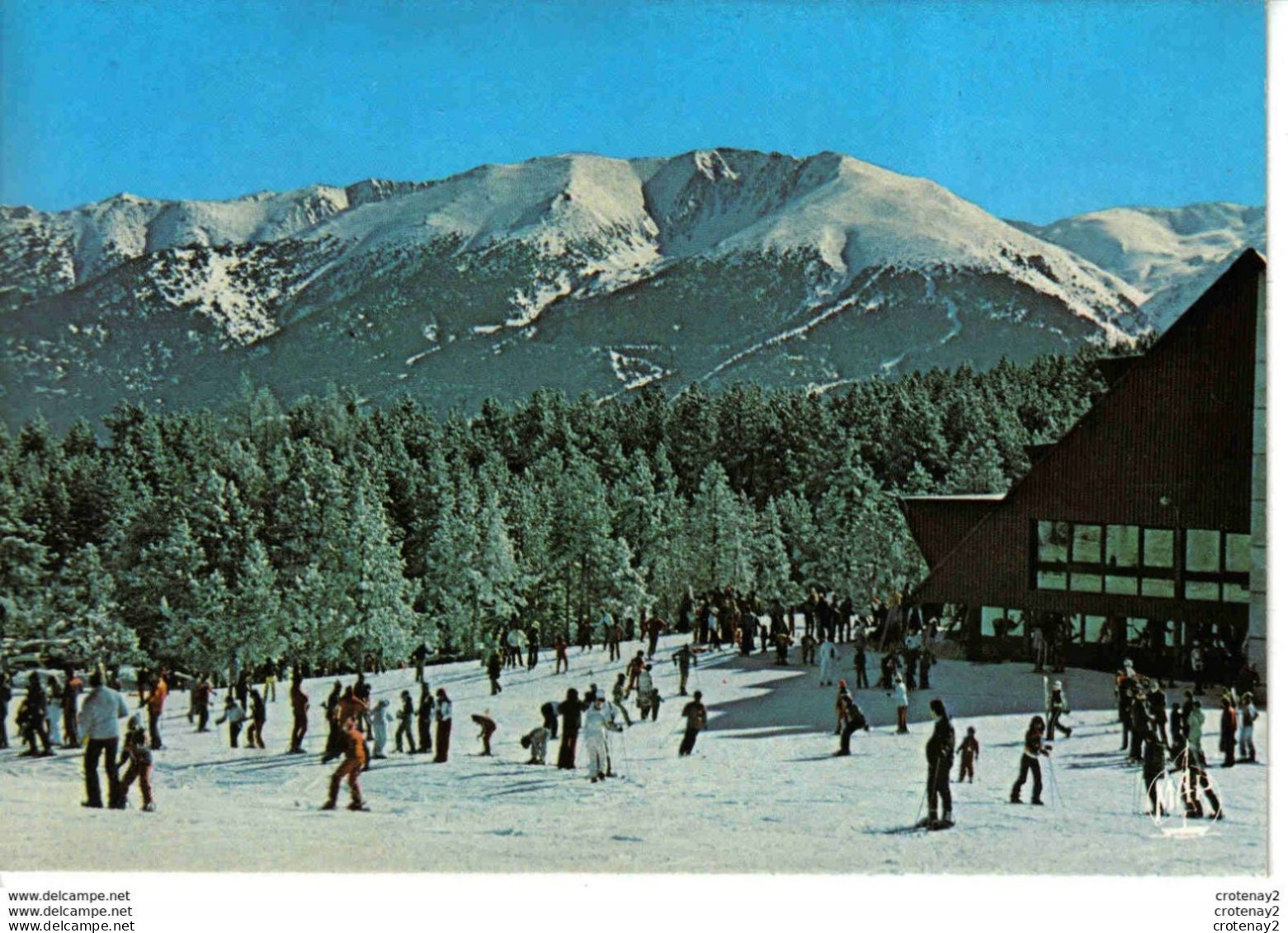 66 FONT ROMEU Vers Prades Le Bas Des Pistes Aux AIRELLES Nombreux Skieurs - Prades