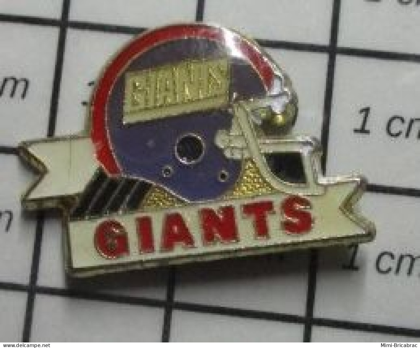 2217 Pin's Pins / Beau Et Rare / SPORTS / CASQUE DE FOOTBALL AMERICAIN EQUIPE DES GIANTS - Voetbal