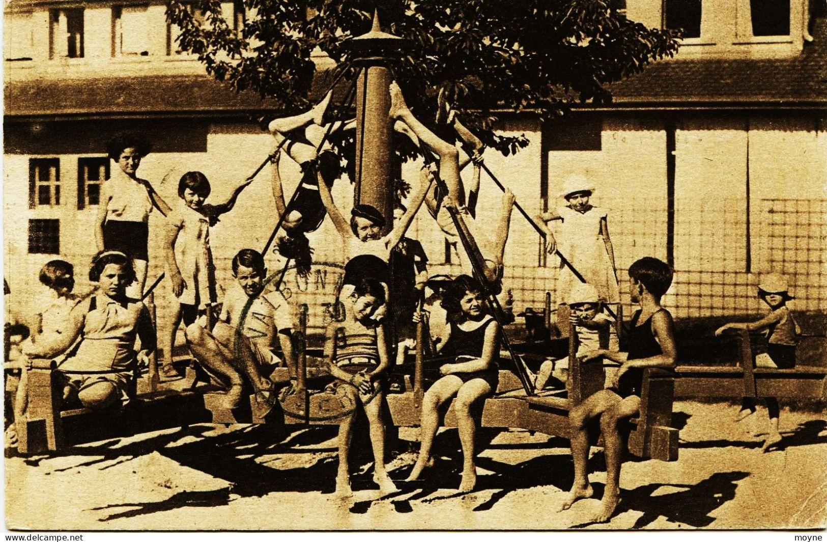 3471 - Haute Savoie - EVIAN  - LE MANEGE DU JARDIN D'ENFANTS - - Circulée En 1935  ( Trés Rare) - Evian-les-Bains