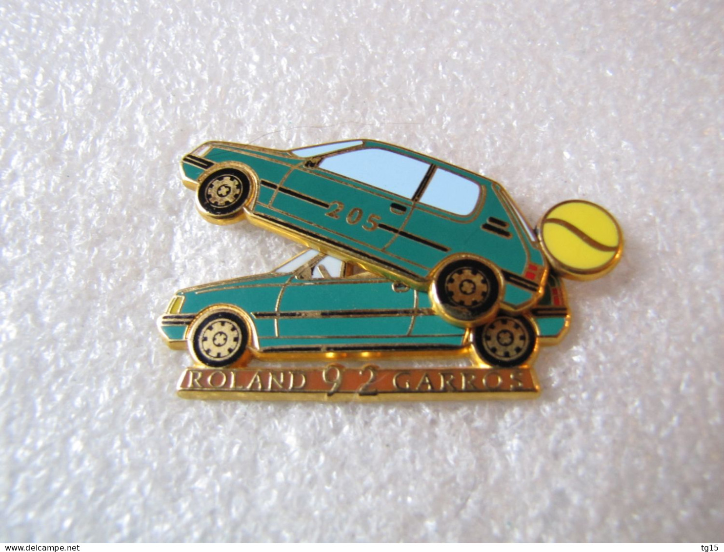 PIN'S   PEUGEOT 205  ROLAND GARROS  92 - Peugeot