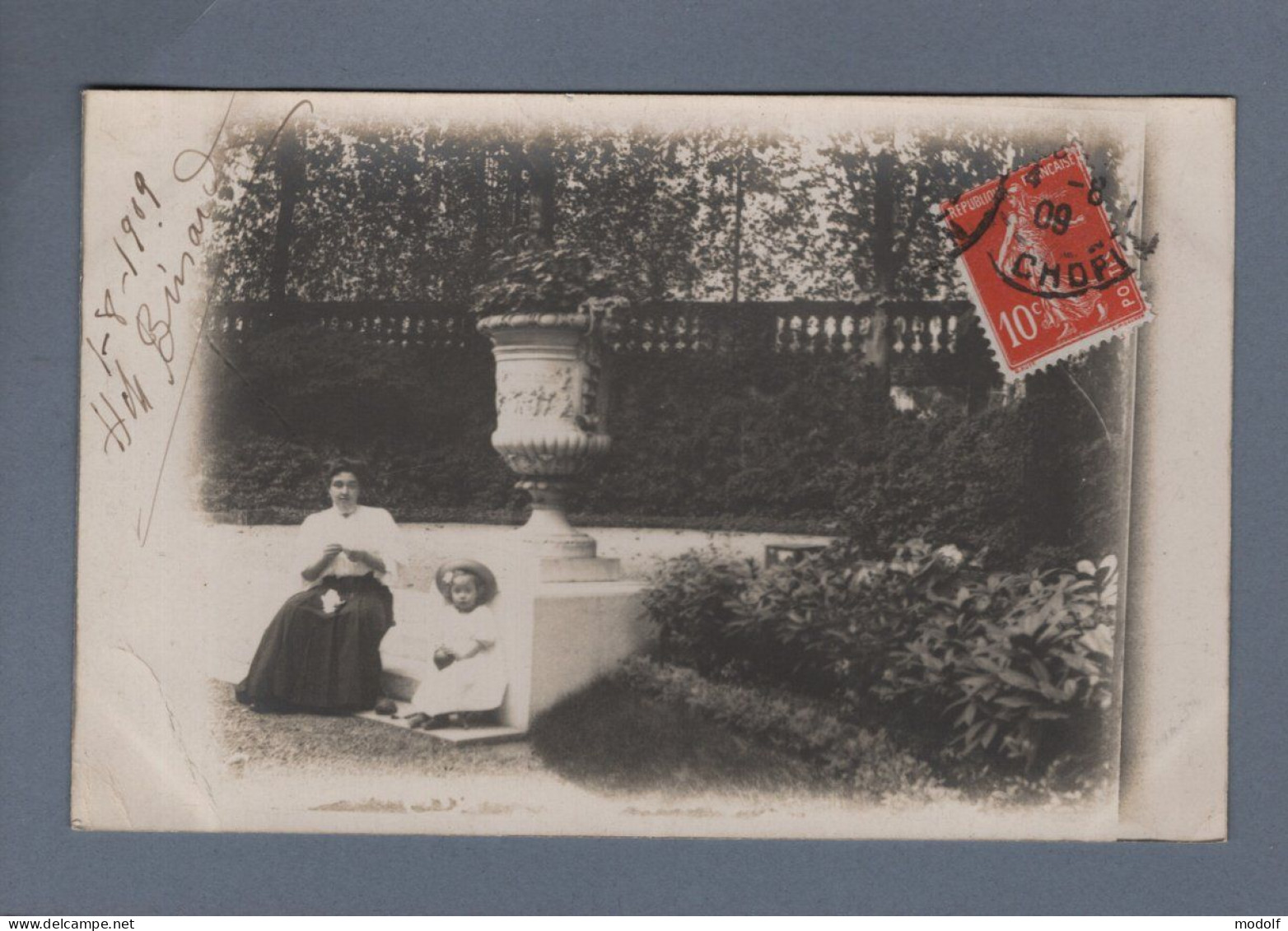 CPA - Carte-Photo  - Femme Et Enfant Dans Un Parc - Circulée En 1909 - Fotografia