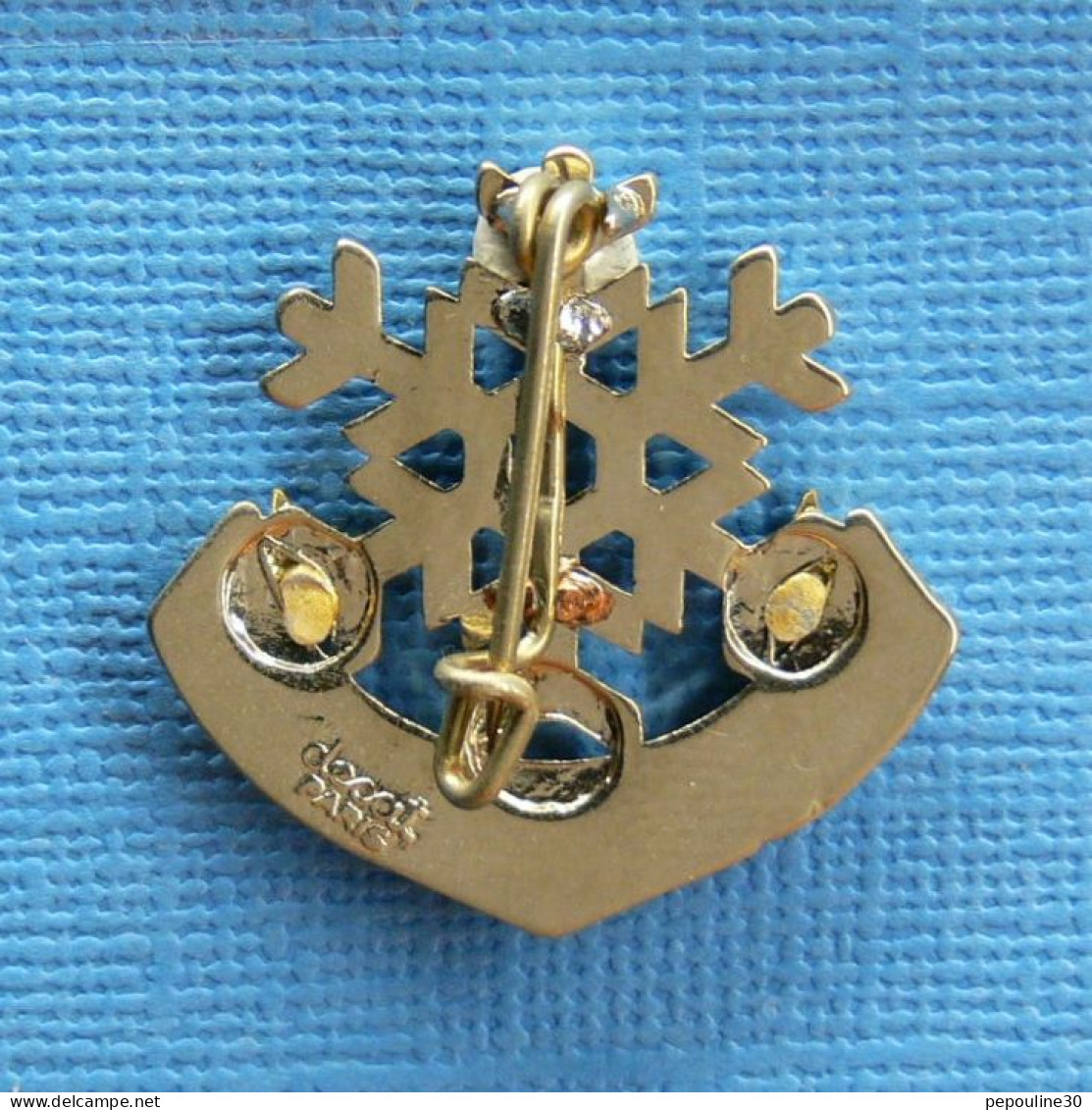 1 BROCHE /  ** BROCHE E.S.F. / ÉCOLE DU SKI FRANÇAIS FLOCON 2 ÉTOILES ** . (DECAT PARIS) - Sports D'hiver