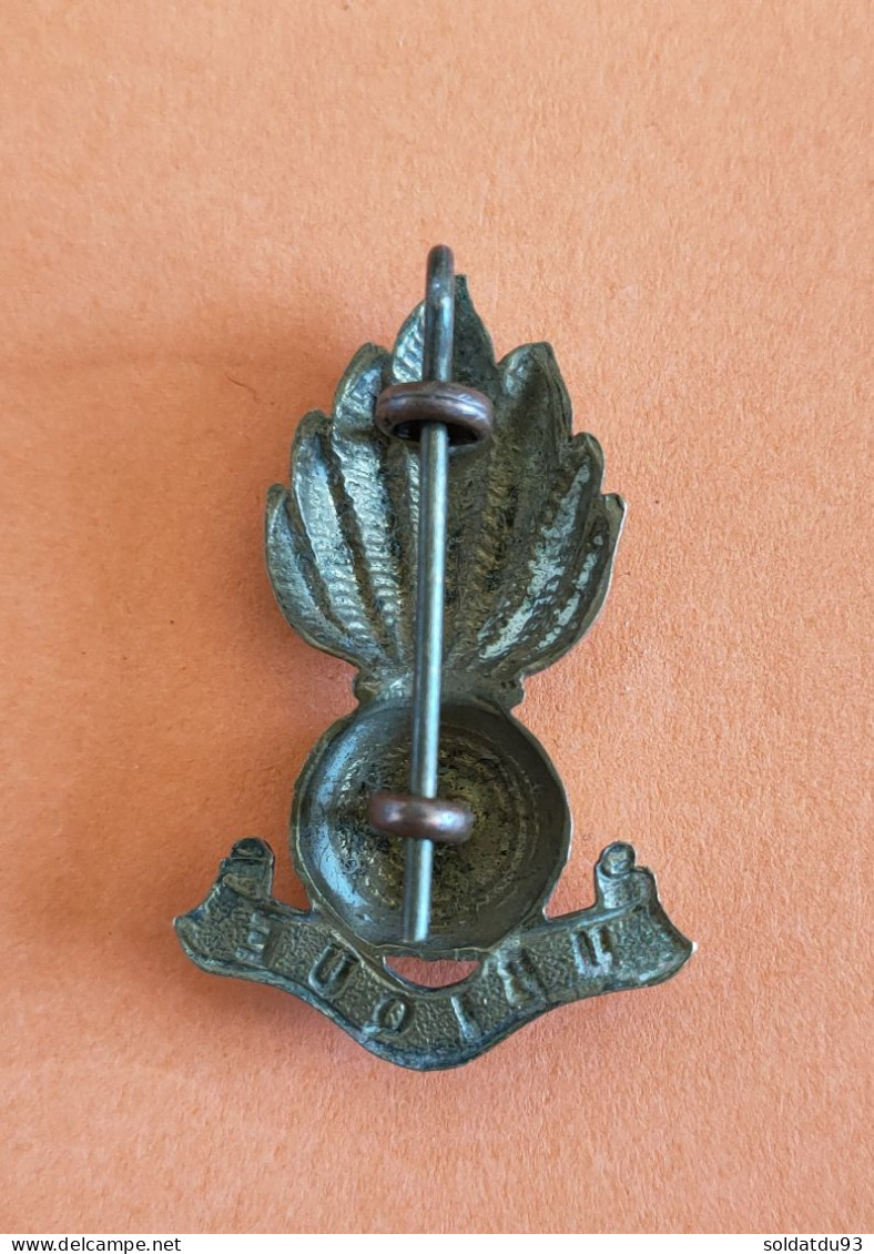 Cap Badge Ubique Coiffure Anglaise WW2 - 1939-45
