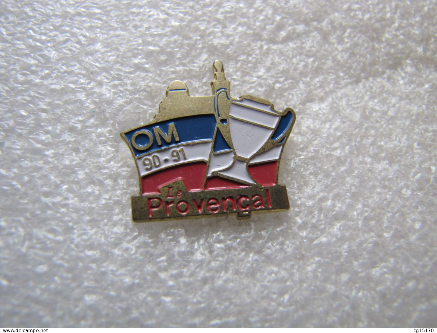 PIN'S   OLYMPIQUE DE MARSEILLE    LE  PROVENÇAL - Calcio