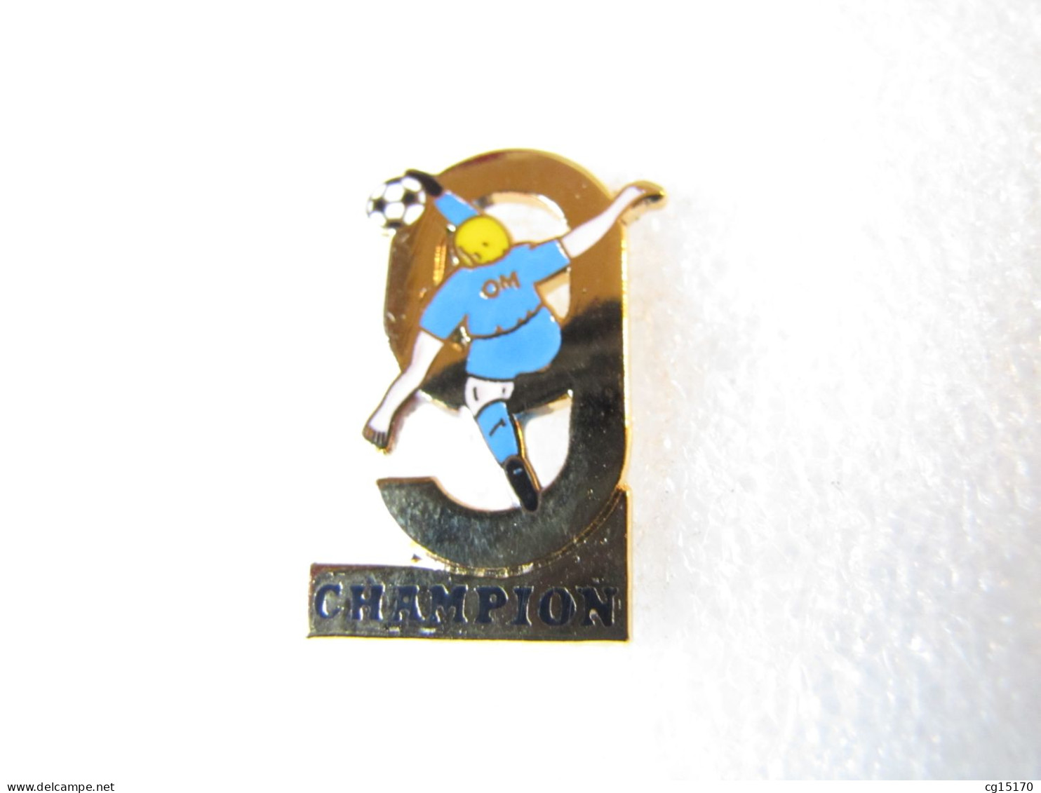 PIN'S   OLYMPIQUE DE MARSEILLE  9 FOIS CHAMPION DE FRANCE  SAISON 91 92 - Voetbal