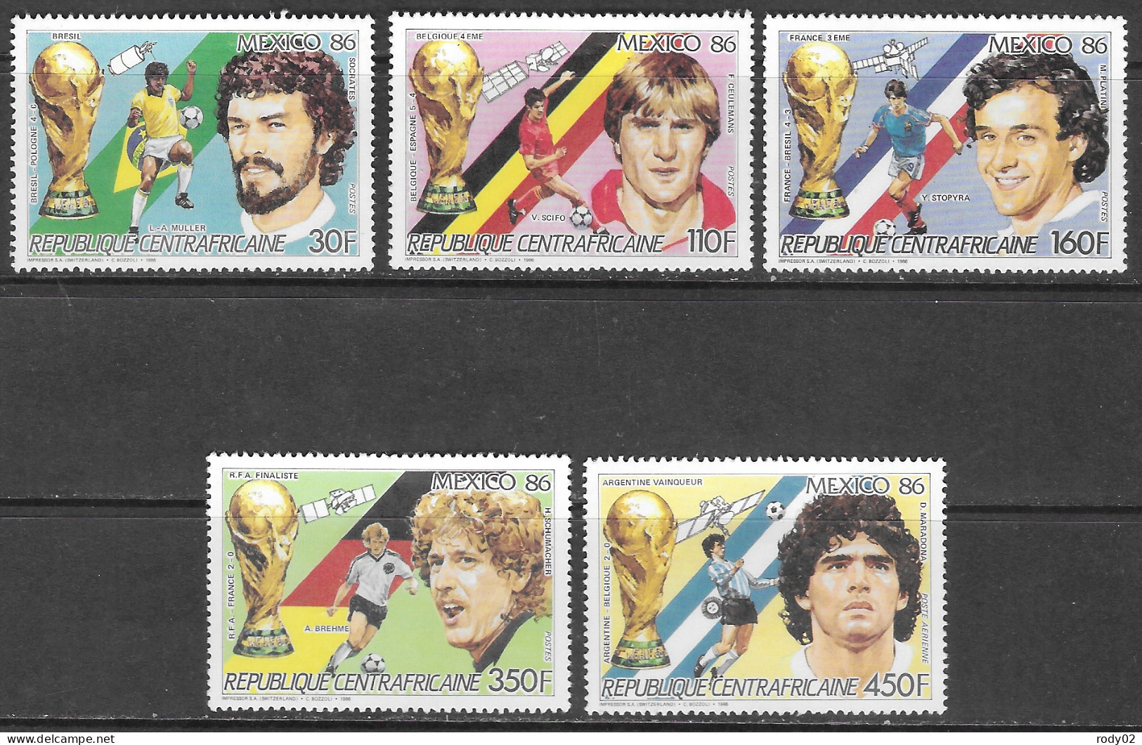 CENTRAFRIQUE - COUPE DU MONDE DE FOOTBALL AU MEXIQUE EN 1986  - N° 748 A 751 ET PA 357 - NEUF** MNH - 1986 – México