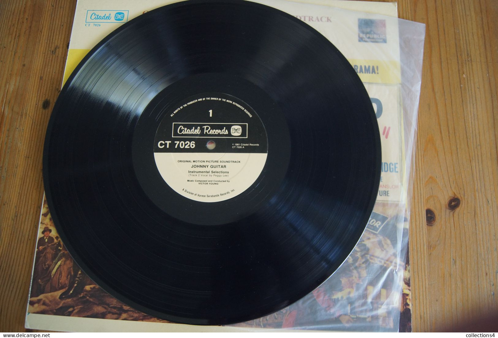 JOHNNY GUITAR  PEGGY LEE VICTOR YOUNG JOAN CRAWFORD NICHOLAS RAY RARE LP AMERICAIN 1981 - Filmmuziek