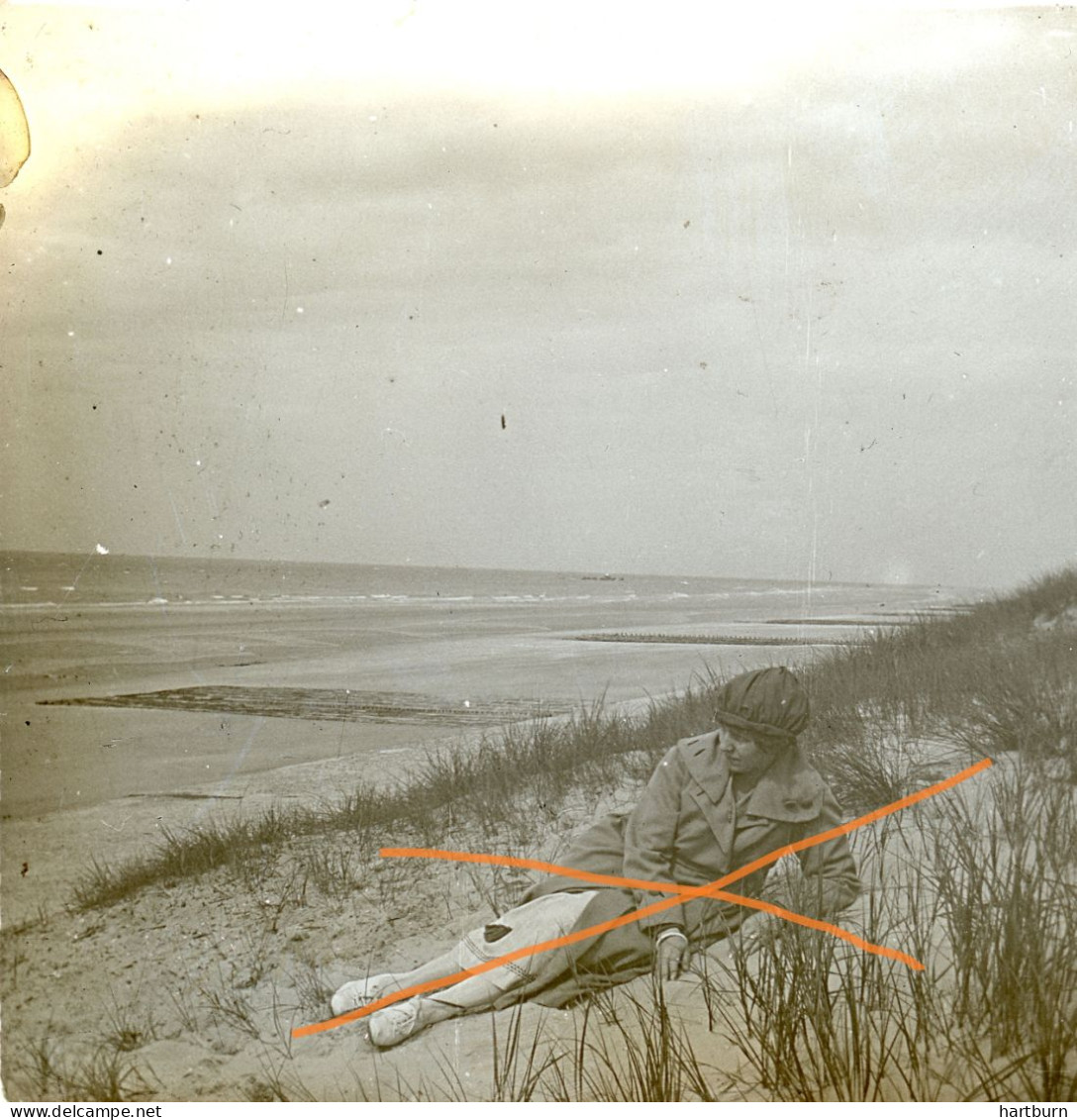 Vier Glasplaten Blankenberge. Zeedijk, Badkarren (1925) - Glass Slides