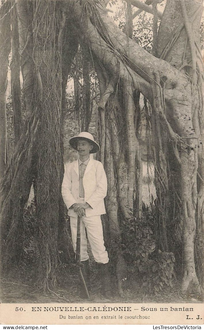 NOUVELLE CALEDONIE - Sous Un Banian - Du Banian On En Extrait Le Caoutchouc - Animé - Carte Postale Ancienne - New Caledonia