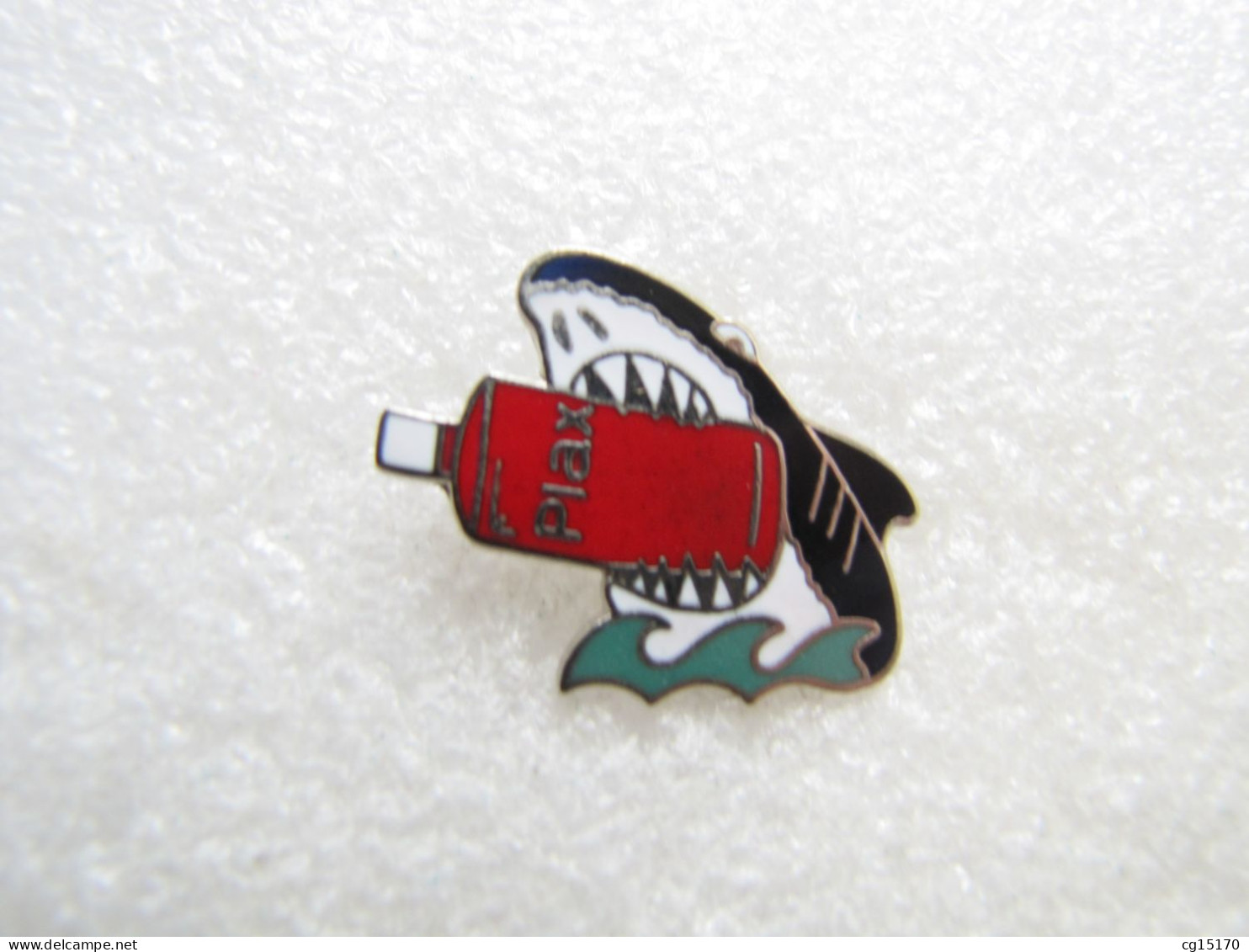 PIN'S    REQUIN  PLAX  Email Grand Feu - Animaux