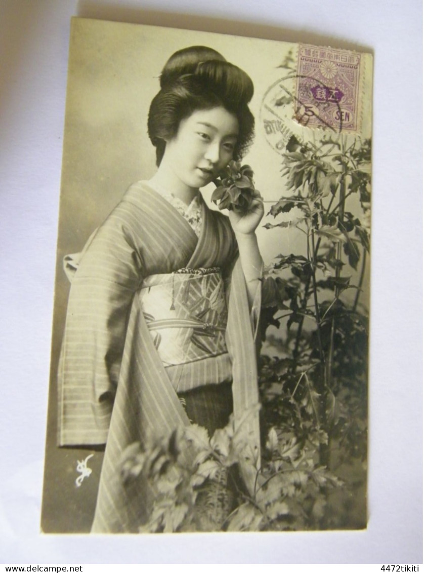 CPA - Geisha Japonaise - Plante Et Fleur - 1929 - SUP (HT 26) - Asien