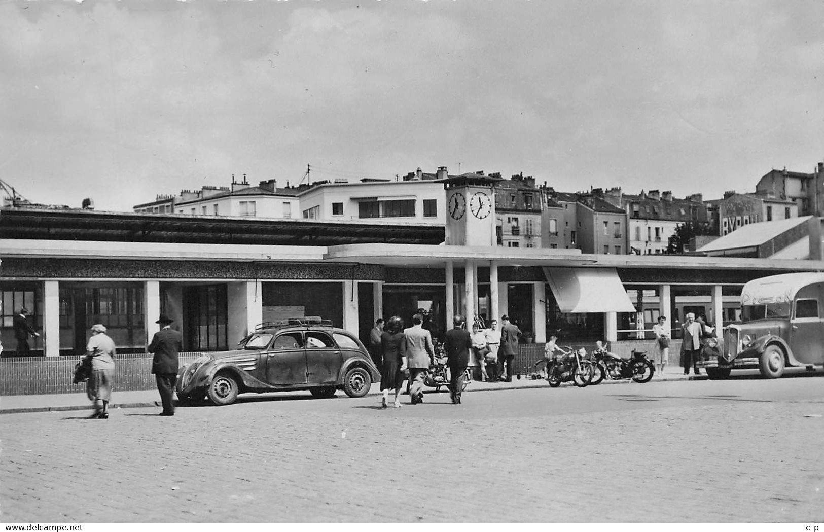 Becon Les Bruyeres - Courbevoie  - Gare De Becon Les Bruyeres - Automobiles  - CPSM °J - Courbevoie