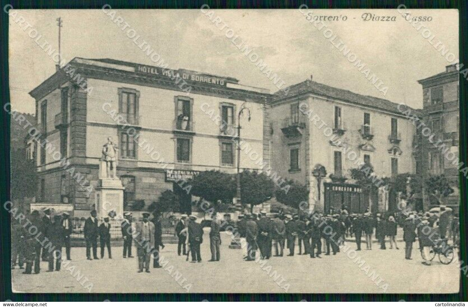 Napoli Sorrento Piazza Tasso PIEGA Cartolina RT1337 - Napoli