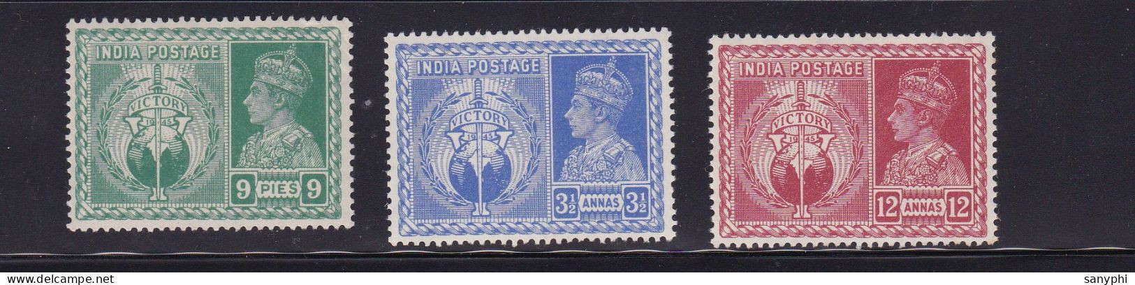 India 1946 Symbols Of Victory 3 Stamps ** - Ongebruikt