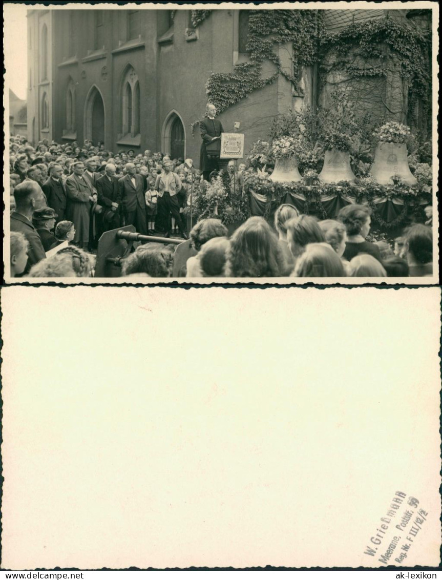 Ansichtskarte Meerane Feier Vor Kirche Mit Glocken 1952 - Meerane