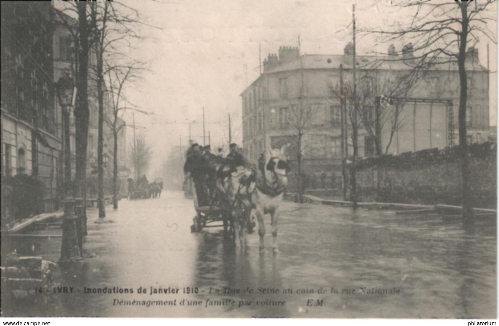 94  IVRY  Inondations De Janvier 1910  Rue Nationale  Déménagement D'une Famille - Ivry Sur Seine