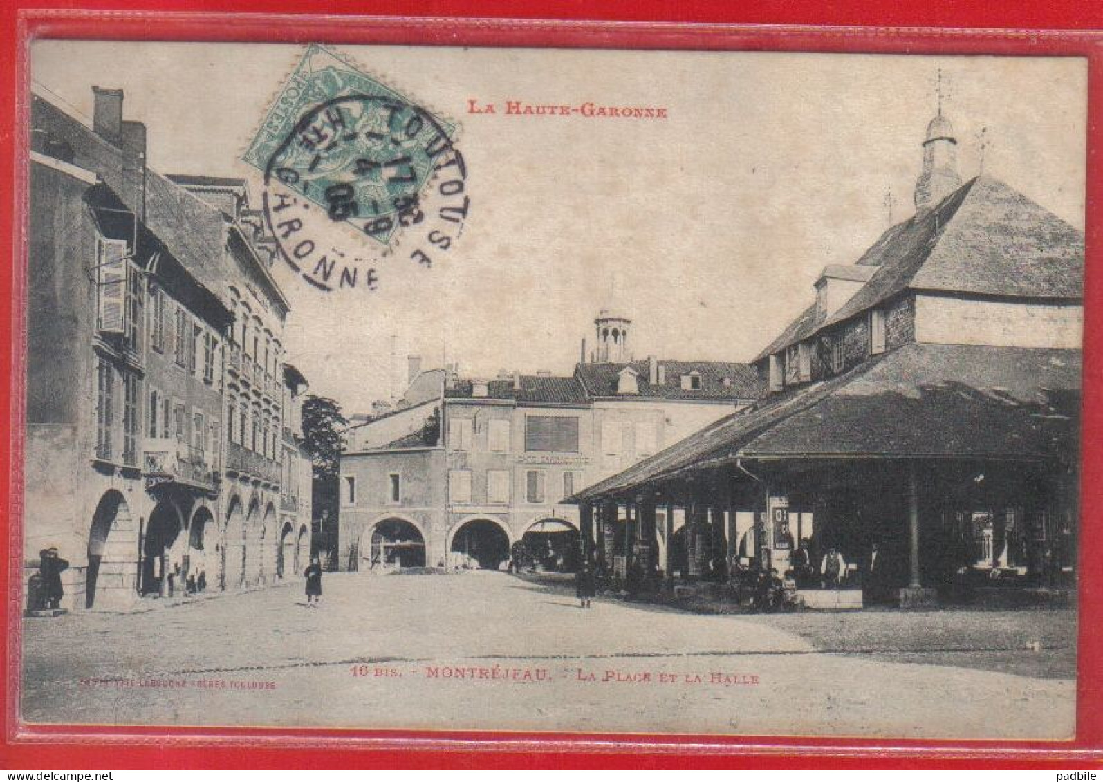 Carte Postale 31. Montréjeau  La Place Et La Halle   Très Beau Plan - Montréjeau