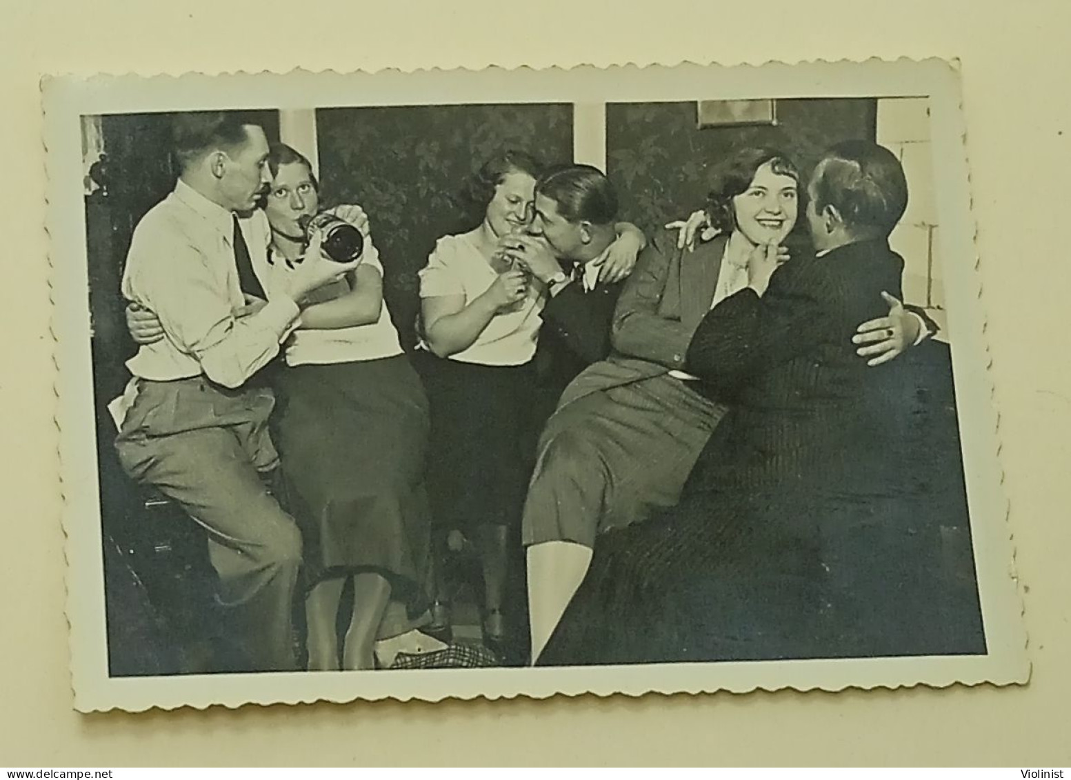 Ladies And Gentlemen Having Fun At A Party - Old Photo - Personnes Anonymes