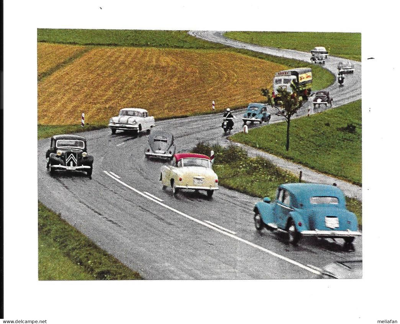 DN22 - IMAGES CHOCOLAT NESTLE - LA ROUTE VIVANTE - CITROEN TRACTION - RENAULT 4CV - VW COCCINELLE - PONTIAC 1956 - Automobili