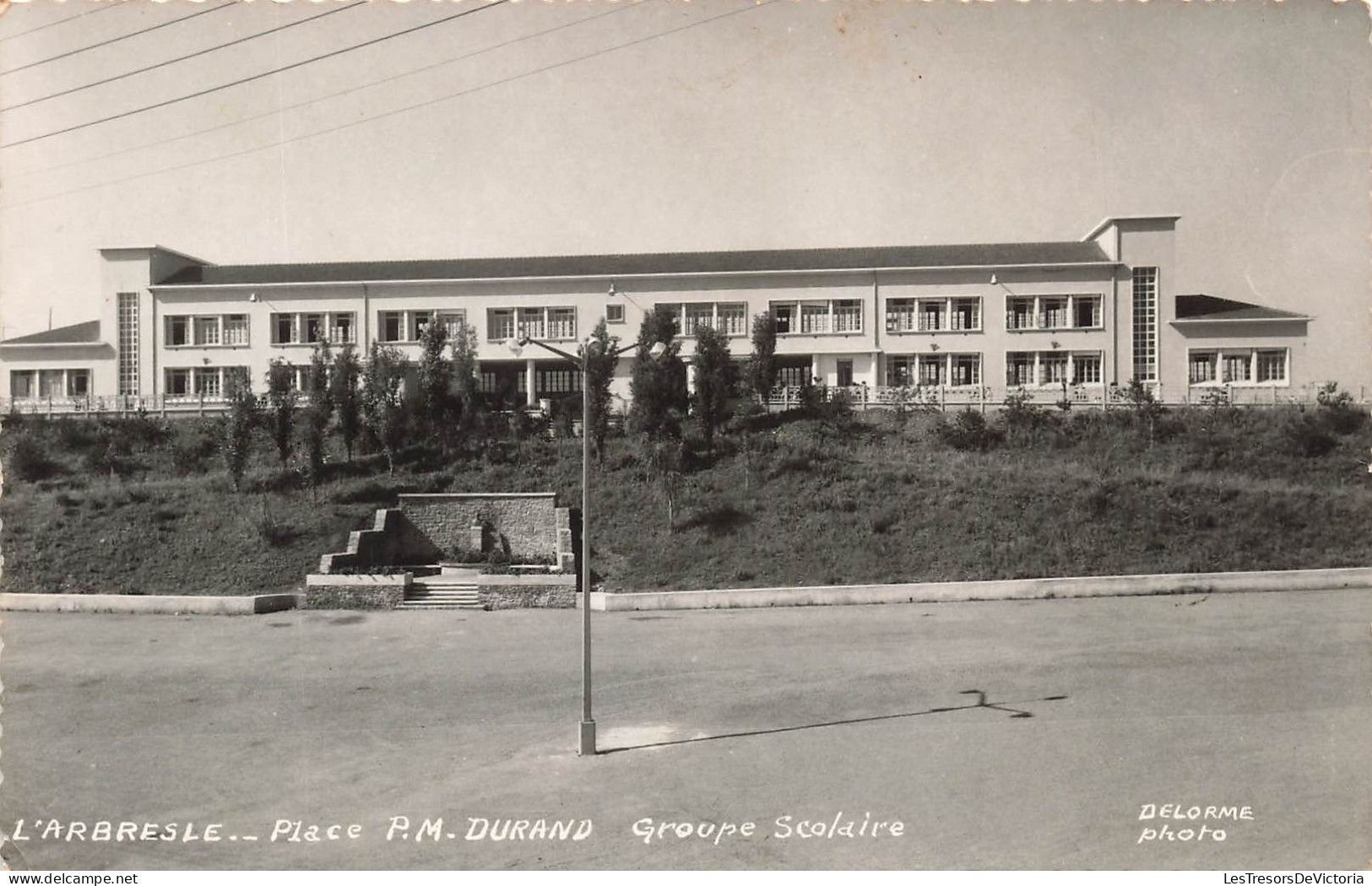 FRANCE - L'Arbresle - Place PM Durand - Groupe Scolaire - Carte Postale - L'Abresle