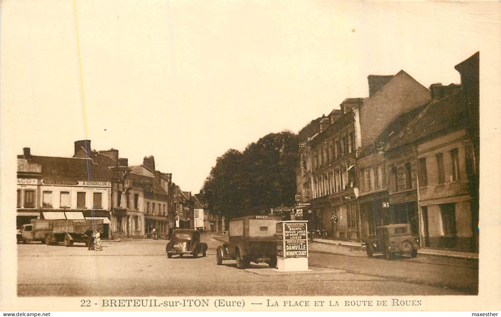 BRETEUIL SUR ITON La Place Et La Route De Rouen - Breteuil