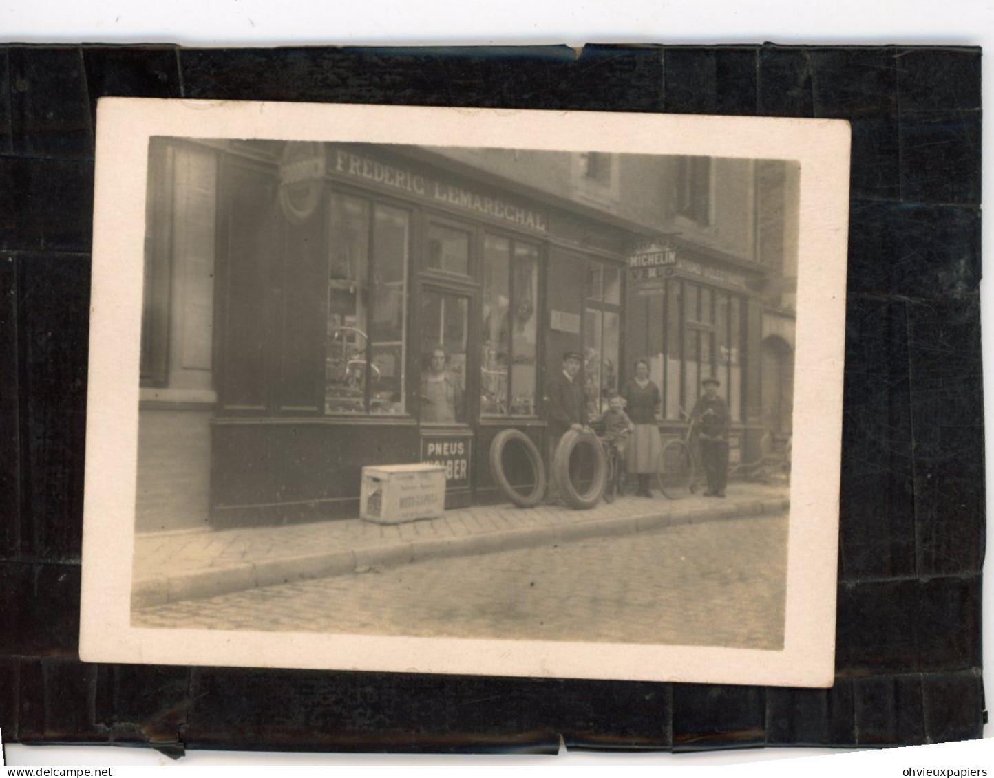 5 PHOTOS DOUVRES LA DELIVRANDE 1955 AVENUE DU GENERAL DE GAULLE ANCIEN GARAGE MOTOS  LEMARECHAL - Auto's