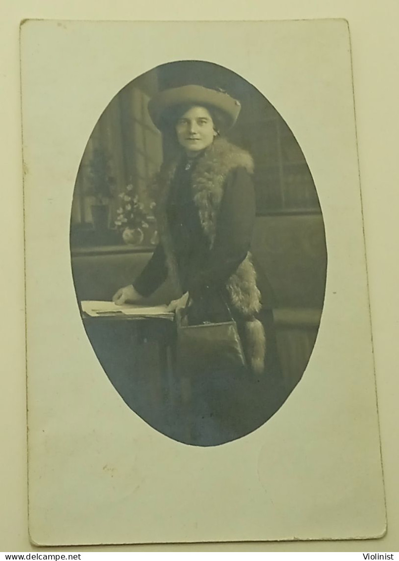 Lady With Hat And Fur-old Photo From 1911-Germany - Personnes Anonymes