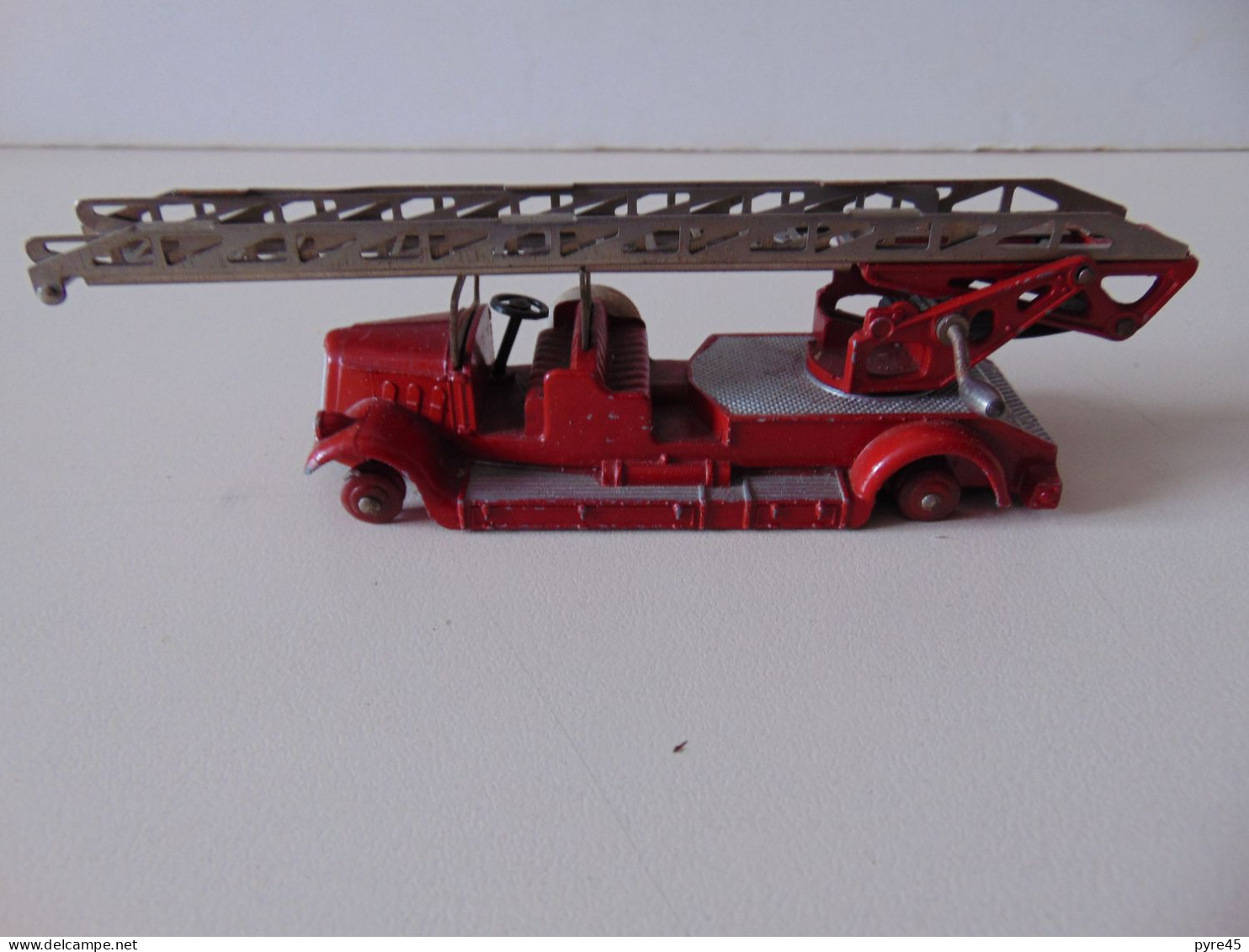 Voiture De Pompiers " Delahaye " Dinky Toys - Jouets Anciens