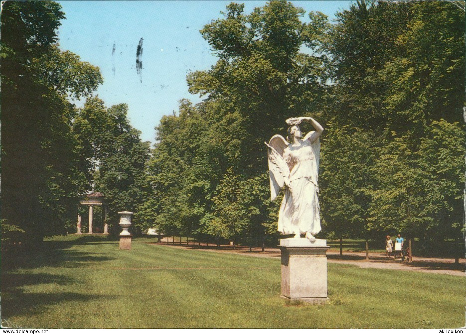 Neustrelitz Schlosspark  Mit ENgelstatue G1989 - Neustrelitz