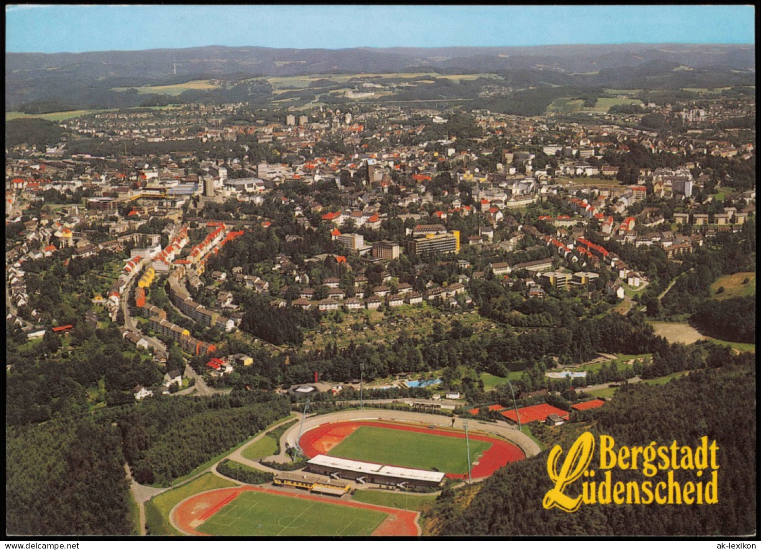 Ansichtskarte Lüdenscheid Luftbild Der Stadt Mit Sportanlagen Stadion 1980 - Luedenscheid