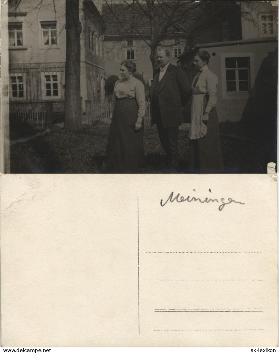 Foto Meiningen Mann Und Frauen Vor Haus 1929 Privatfoto - Meiningen