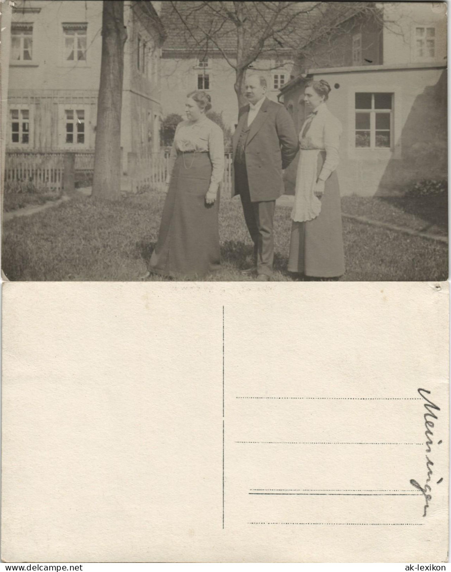 Foto Meiningen Mann Und Frauen Vor Haus 1929 Privatfoto - Meiningen