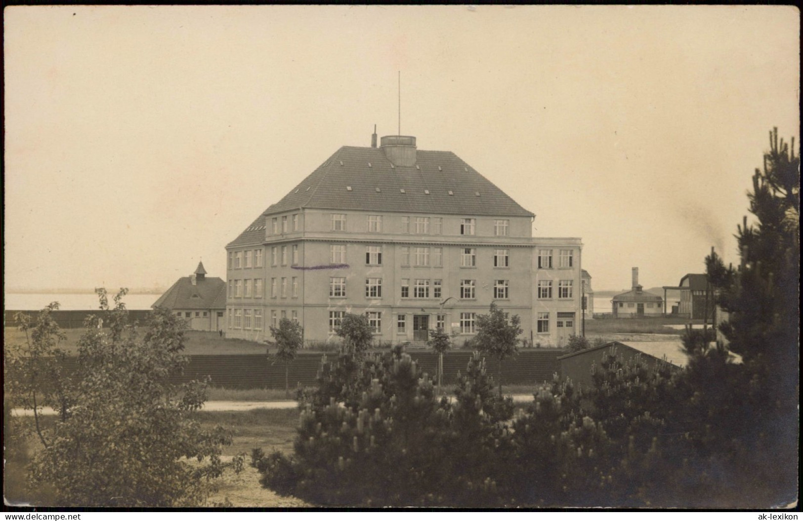 Ansichtskarte  Verwaltungsgebäude Schule An Der Bucht 1930 - Da Identificare