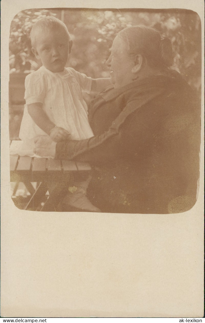Menschen/Soziales Leben - Kinder Junge Und Großmutter 1913 Privatfoto - Portraits