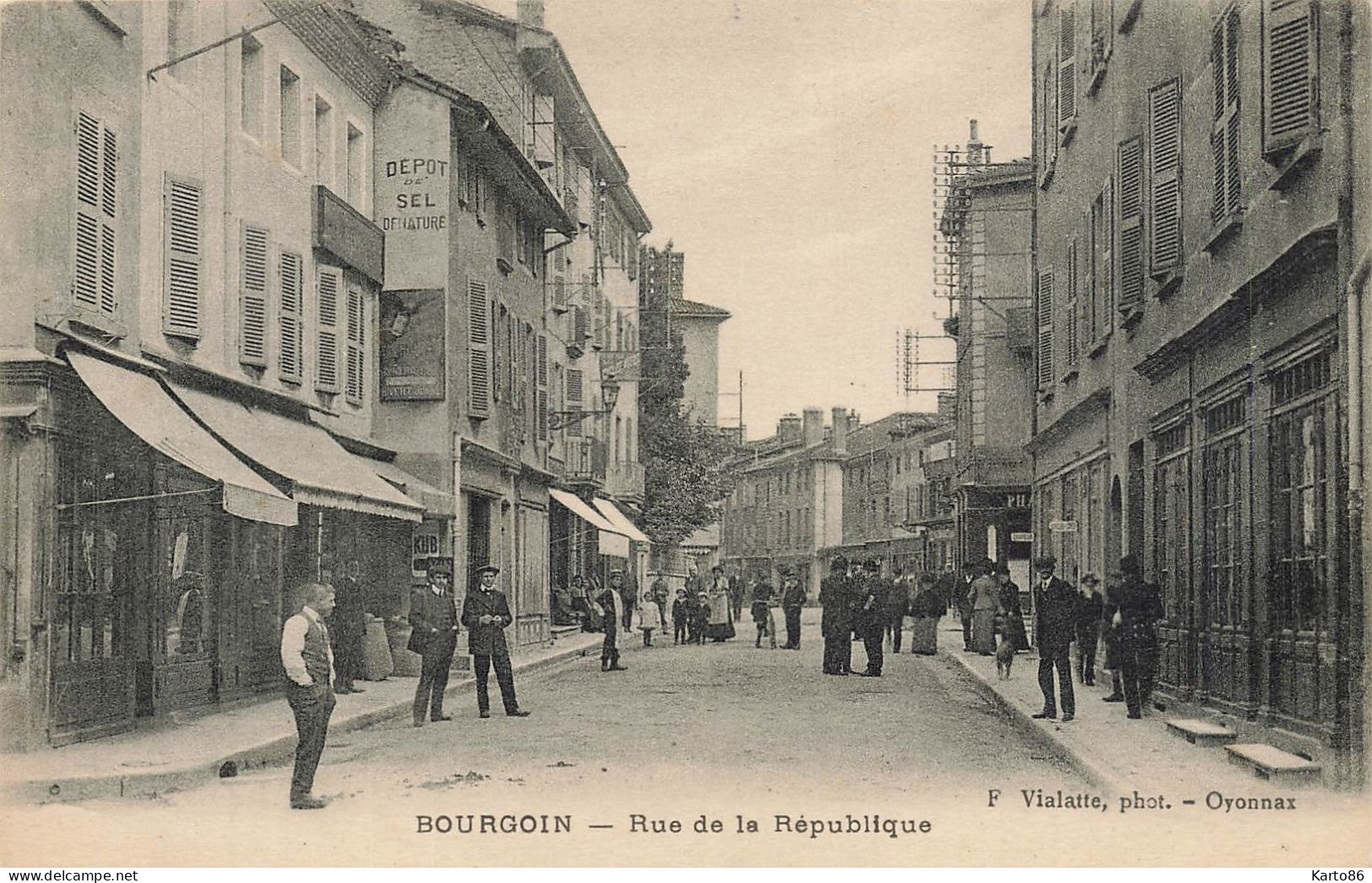 Bourgoin * Rue De La République * Commerces Magasins - Bourgoin