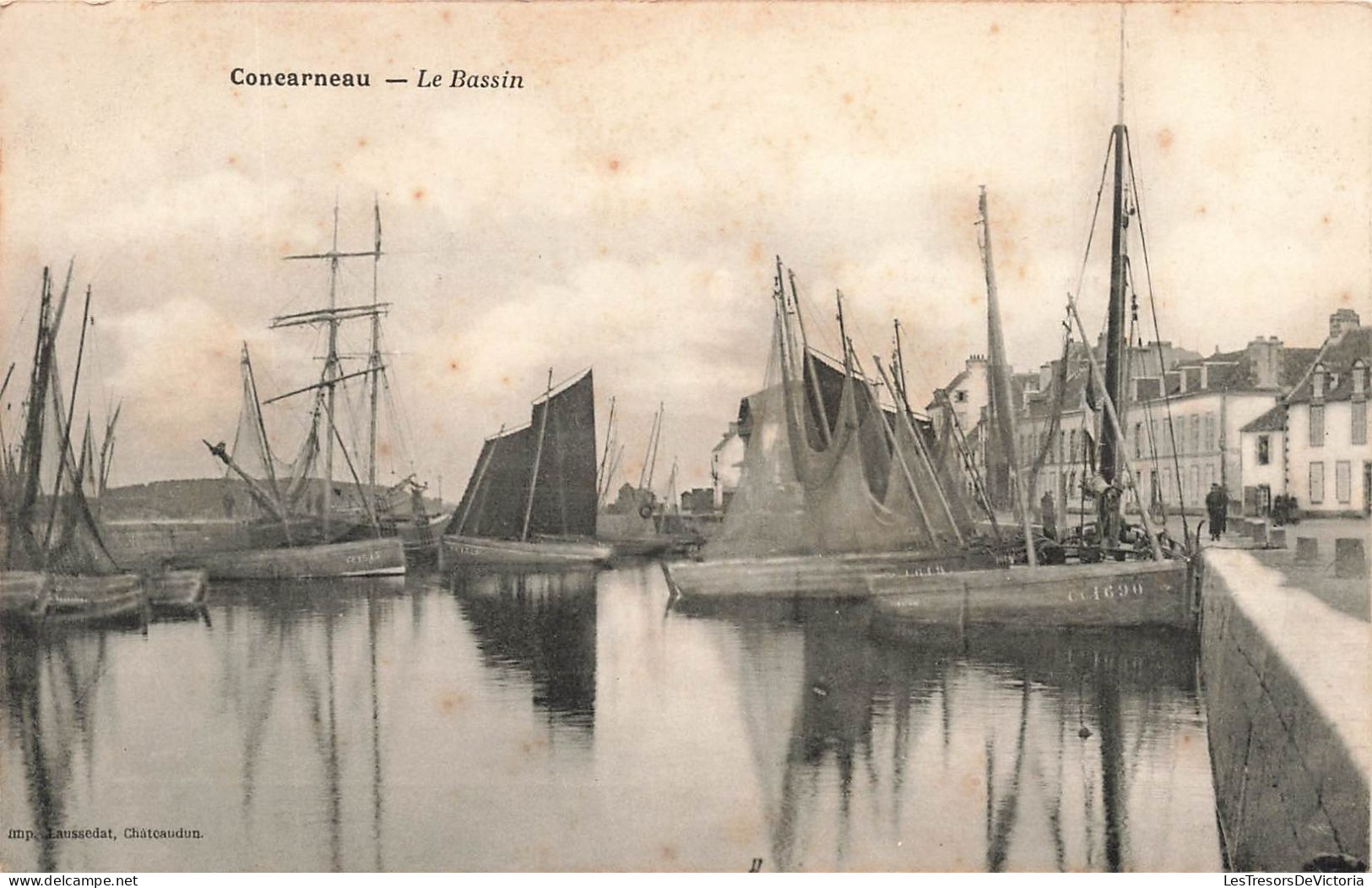 FRANCE - Concarneau - Le Bassin - Bateaux - Le Quai - Animé - Carte Postale Ancienne - Concarneau