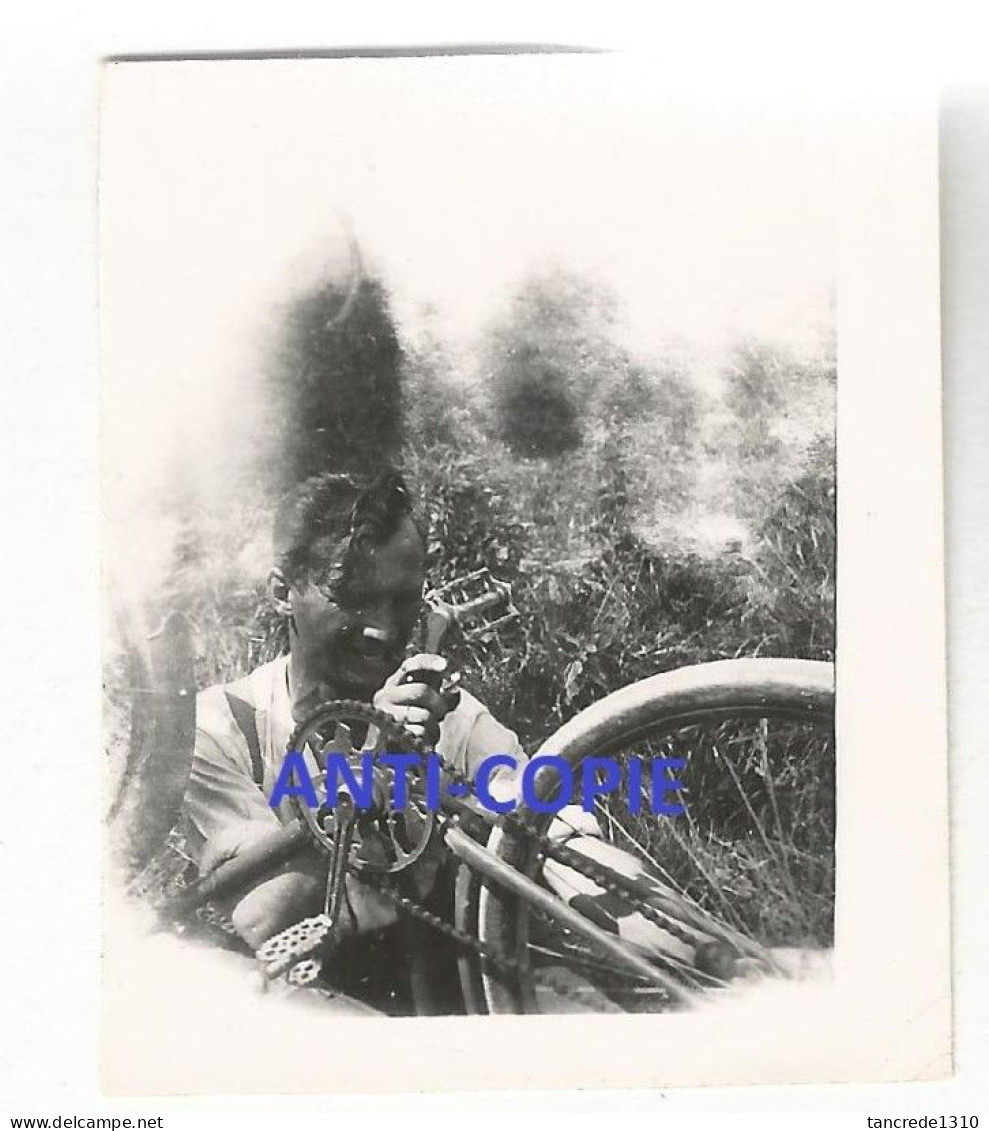 WW2 3x PHOTO ORIGINALE Soldat Allemand Réparation Vélo à SAINT GEORGES DU BOIS Surgères Rochefort 17 CHARENTE MARITIME - 1939-45