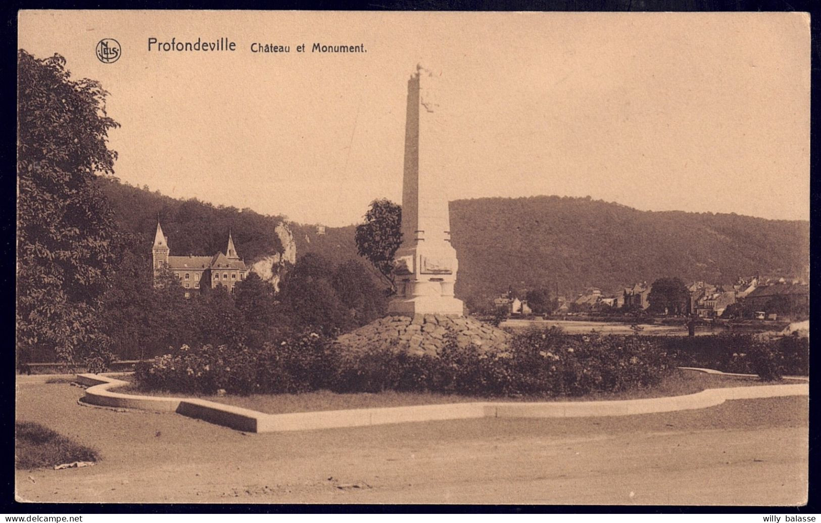 +++ CPA - PROFONDEVILLE - Château Et Monument  // - Profondeville