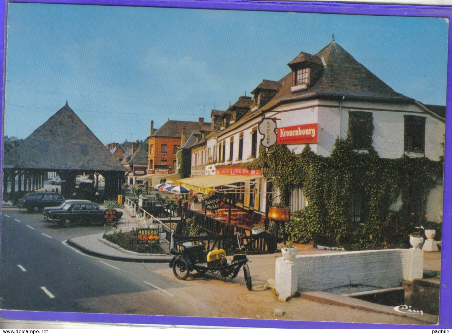 Carte Postale 76. Clères Auberge Du Cheval Noir   Tricycle Très Beau Plan - Clères