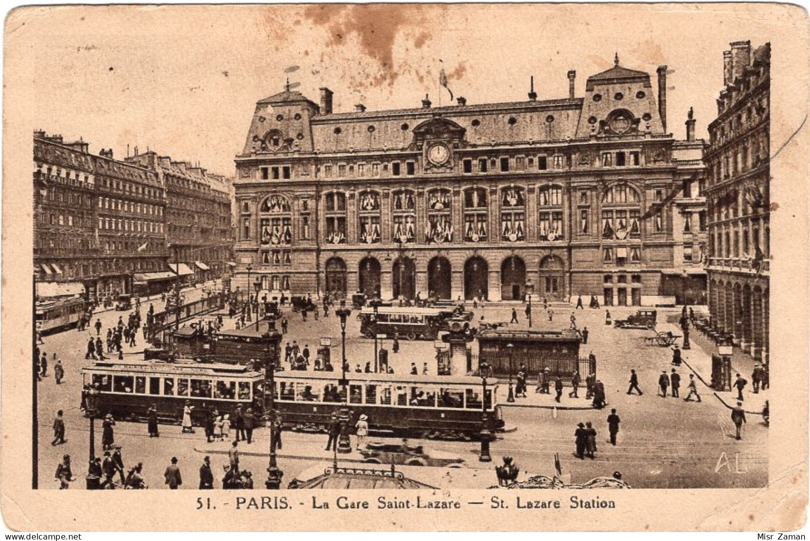 In 6 Languages Read A Story: Paris. La Gare Saint-Lazare. | The St. Lazare Train Station - Metro, Stations