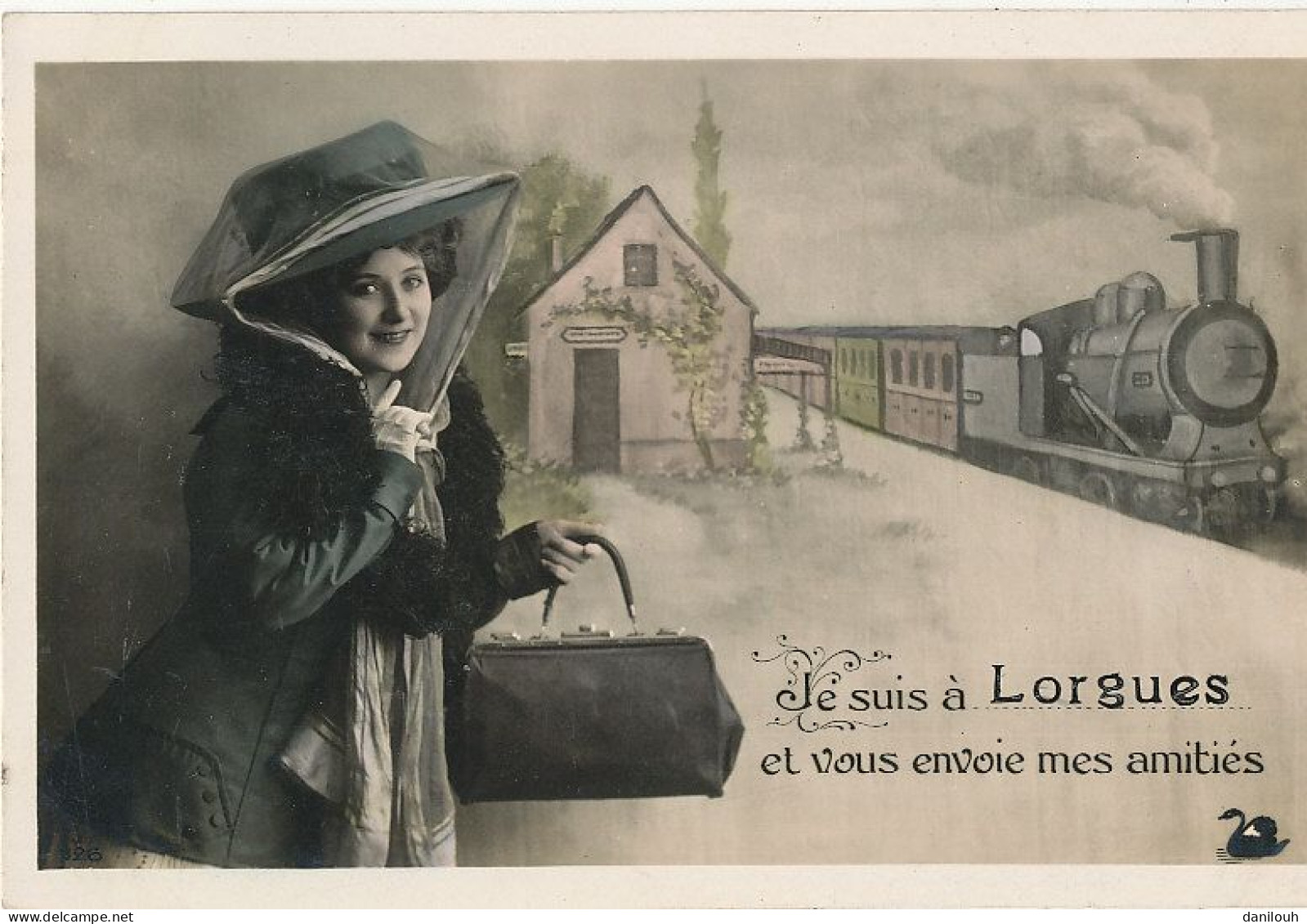 83 // Je Suis à LORGUES Et Vous Envoie Mes Amitiés / Femme / Train En Gare - Lorgues